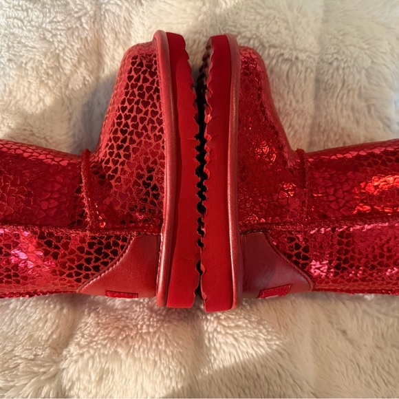 Ugg Classic II Red Gel Heart Boot Toddler 7 Brand New without Box ❤️❤️ - Picture 8 of 12